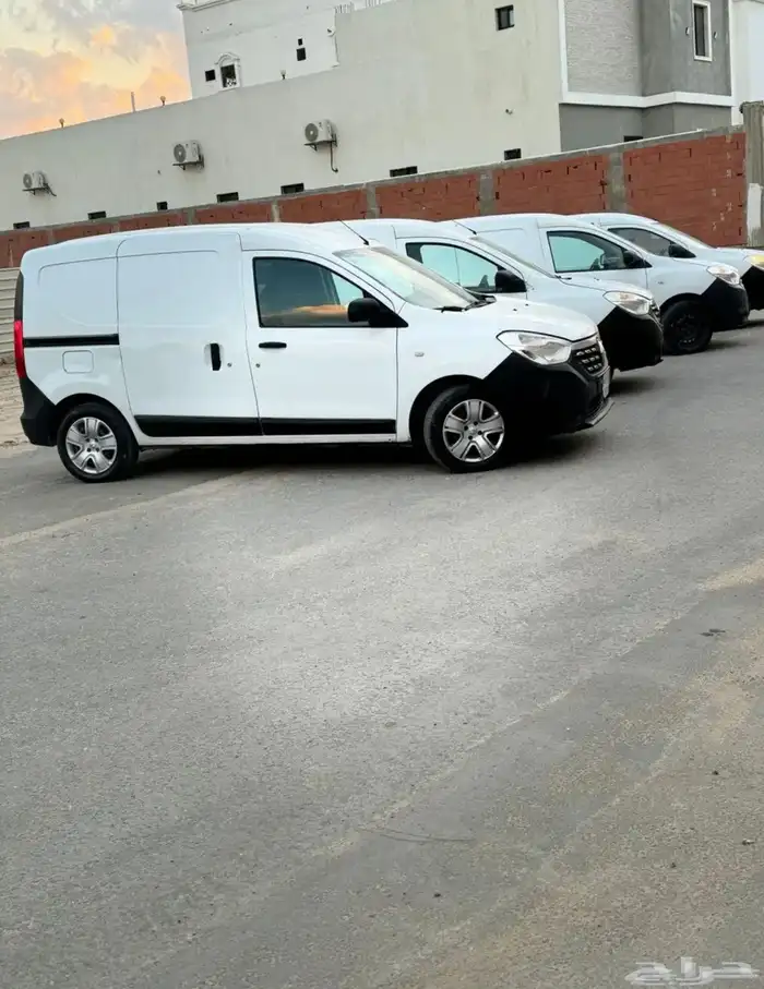 مجموعة سيارات بضاعة للبيع رينو 2