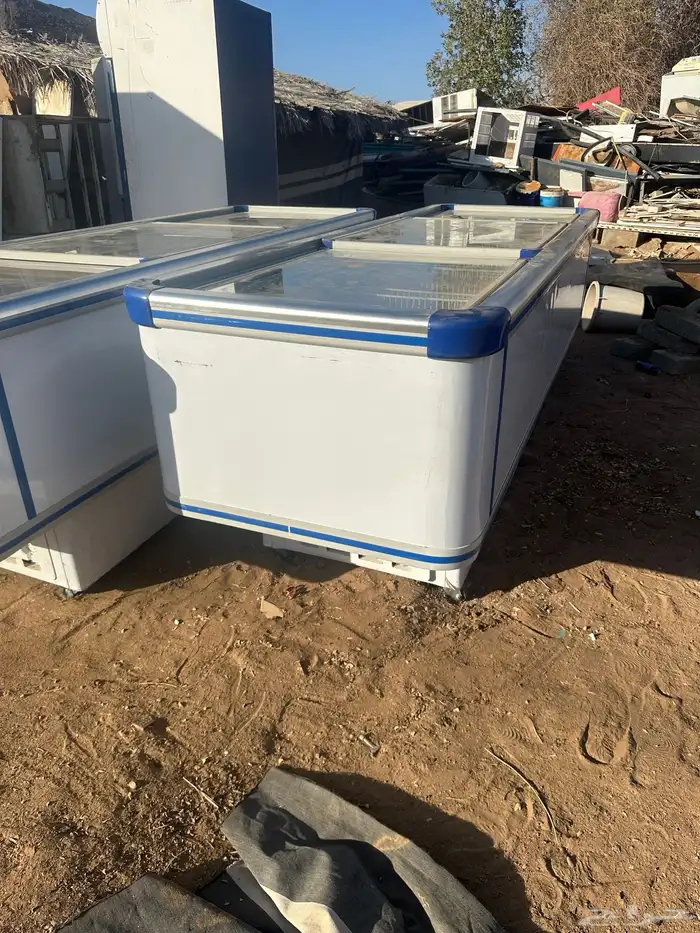 ثلاجات عرض وحده خمسه متر الاخري 4 متر. فريزرات العدد2 جده 2