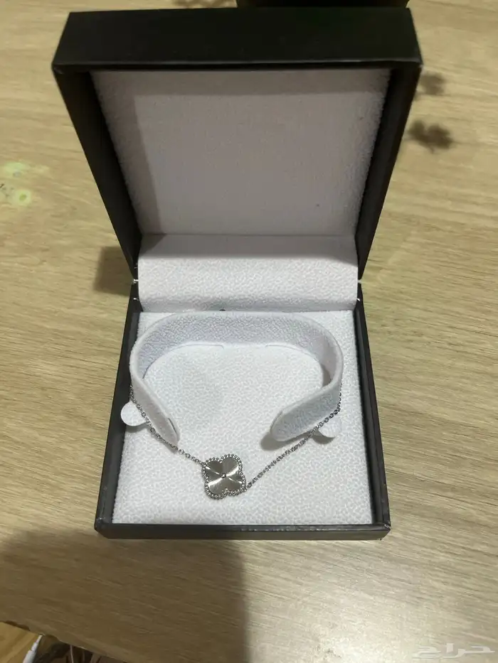 نظارات و اكسسوارات 32