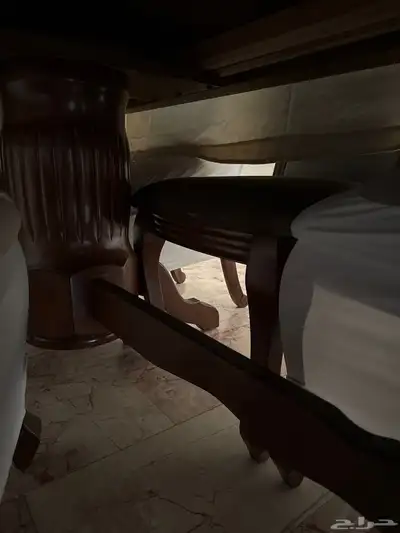 طاولة طعام 4