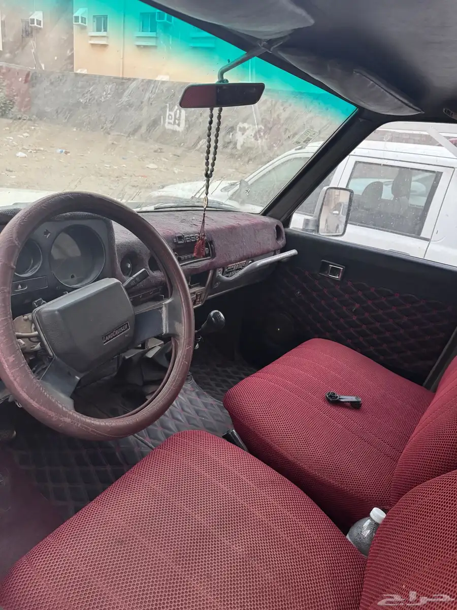 صالون لاندكروزر 4WD 4