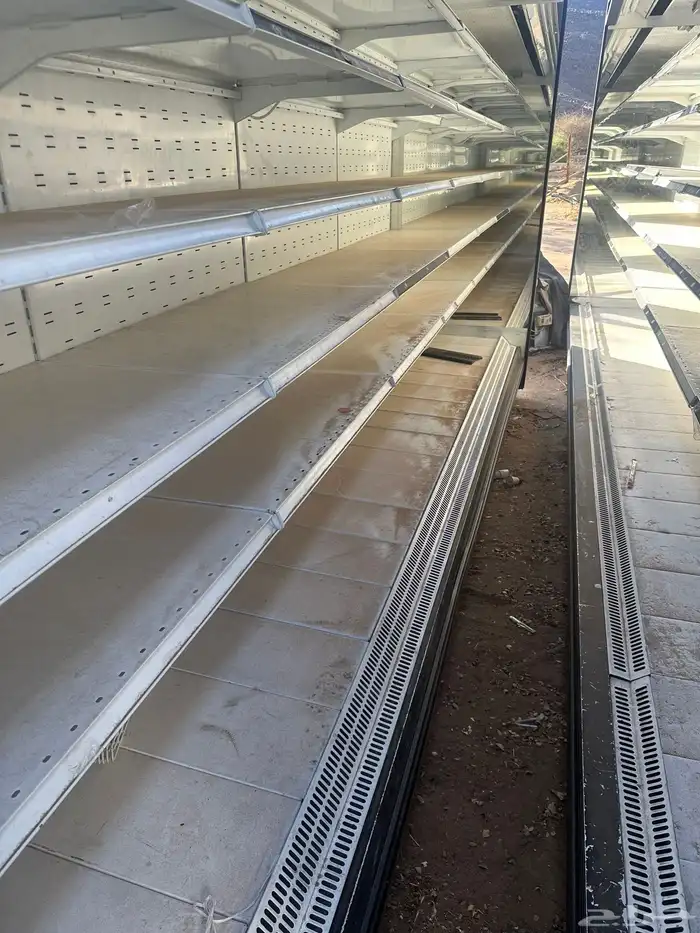 ثلاجات عرض وحده خمسه متر الاخري 4 متر. فريزرات العدد2 جده 15