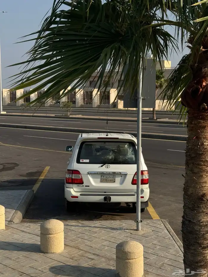 لاندكروزر صالون 2007 فل كامل 13