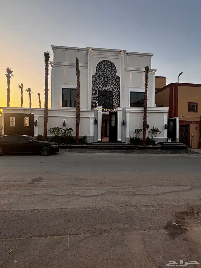 للبيع فيلا حي ظهرة لبن 600م شارعين على مرفق مسجد 49
