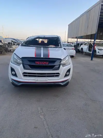 ايسوزو ديماكس دبل قير توماتيك موديل 2018 قطع غيار تشليح فقط 0