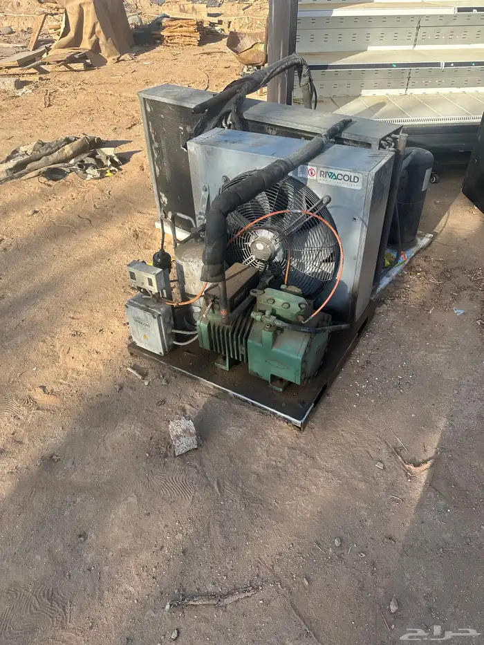 ثلاجات عرض وحده خمسه متر الاخري 4 متر. فريزرات العدد2 جده 7