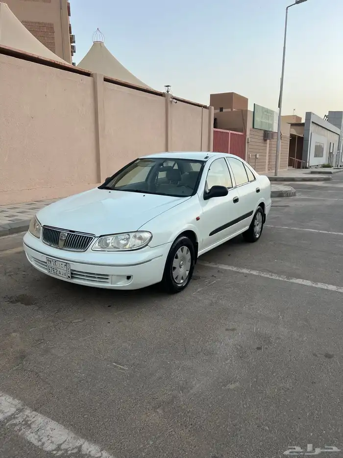 للبيع صني موديل 2005 قير عادي او البدل بسوزو غمارتين 0