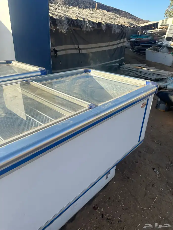 ثلاجات عرض وحده خمسه متر الاخري 4 متر. فريزرات العدد2 جده 0