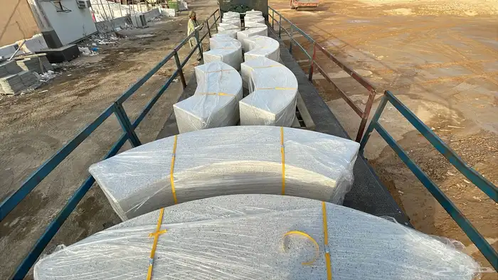 كراسى خرسانية سلات نفايات احواض زراعية مصدات مواقف 5