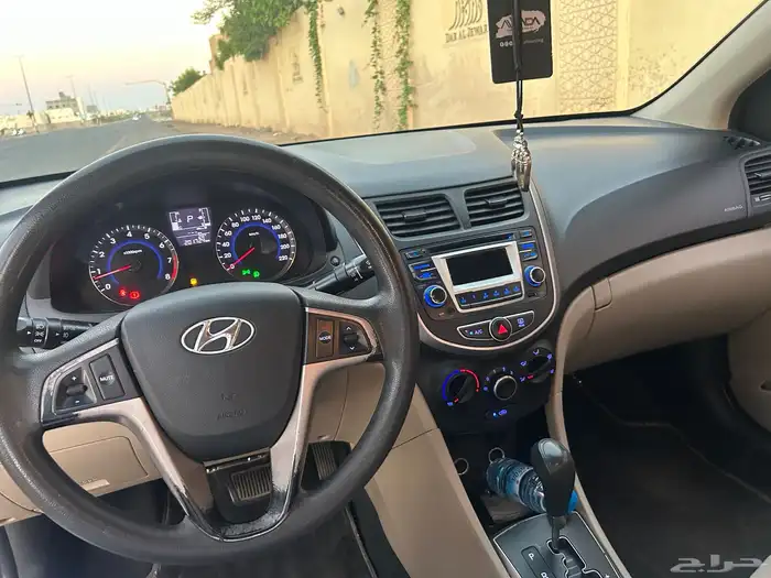 للبيع اكسنت 2018 8