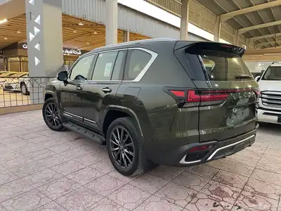 لكزس اف سبورت موديل 2023 مستخدم نضيف ماشي 80شرط 8