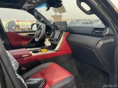 لكزس اف سبورت موديل 2023 مستخدم نضيف ماشي 80شرط 20