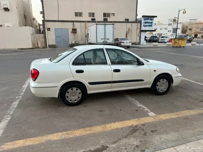 للبيع صني موديل 2005 قير عادي او البدل بسوزو غمارتين 4
