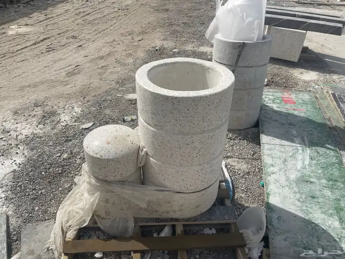 كراسى خرسانية سلات نفايات احواض زراعية مصدات مواقف 12