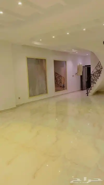 فيلا للإيجار حي الشاطي 1