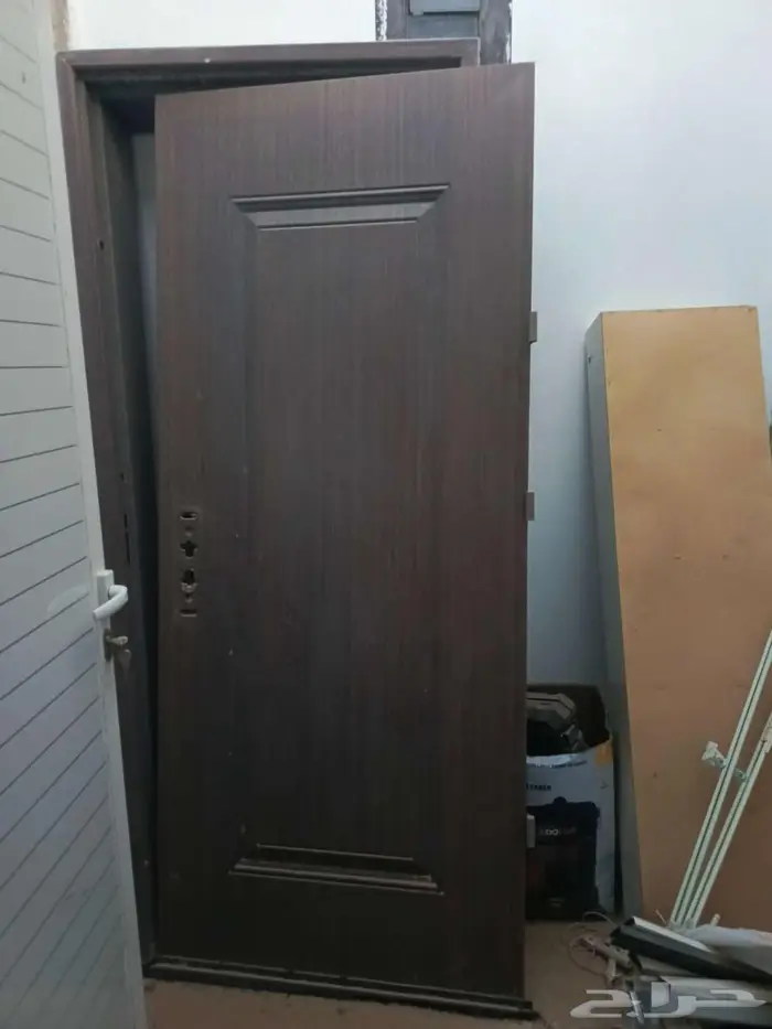 باب حديد مع الحلق لون خشبي 1
