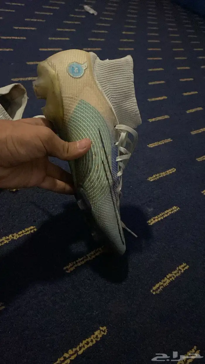 حذاء كرة قدم نايك مقاس عليه توقيع 4