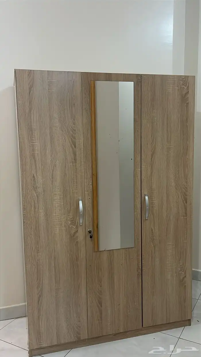 دولاب ملابس للبيع ضروري استعمال نظيف على السوم 1