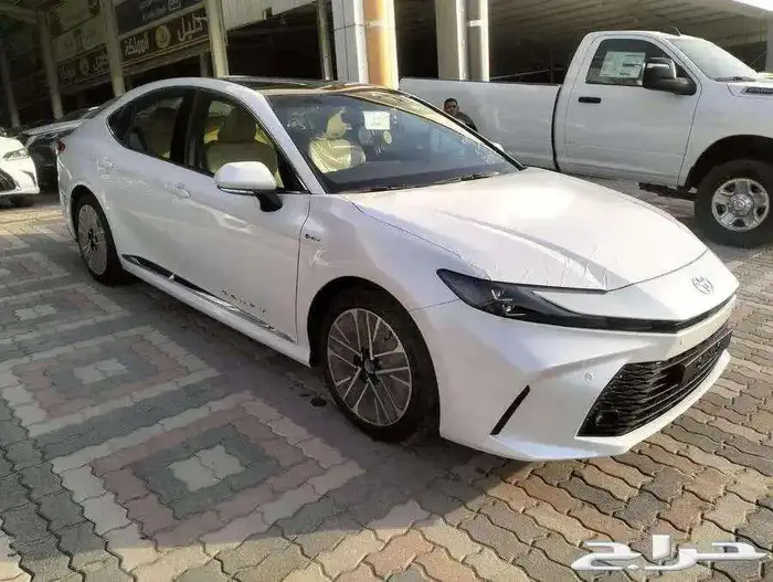 تويوتا كامرى LE هايبرد 2025 1