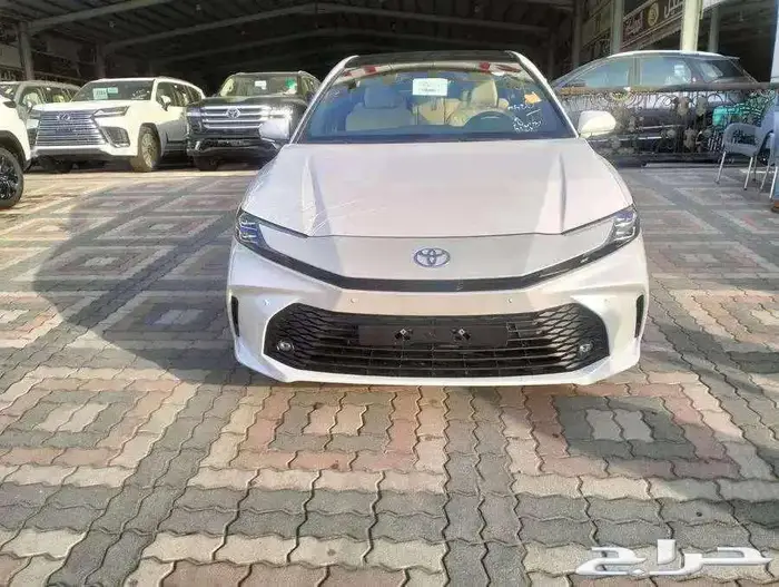 تويوتا كامرى LE هايبرد 2025 0