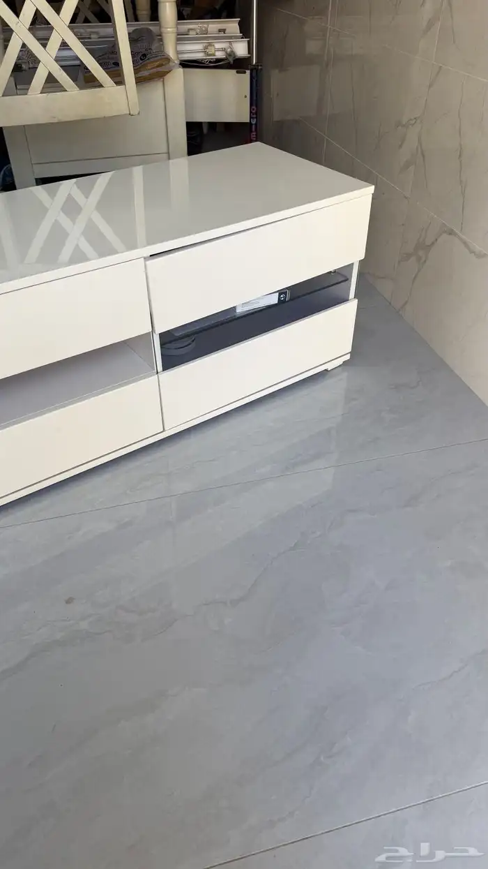 Tv unit طاولة تلفزيون 2
