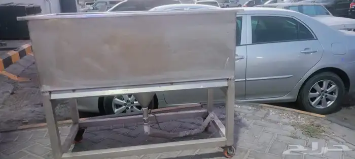 معدات مطعم فرن غاز مندي وطاولة غسيل ومظبي 4
