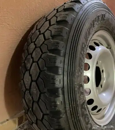 أربع كفرات حجري مع جنط هلل مقاس 17 0