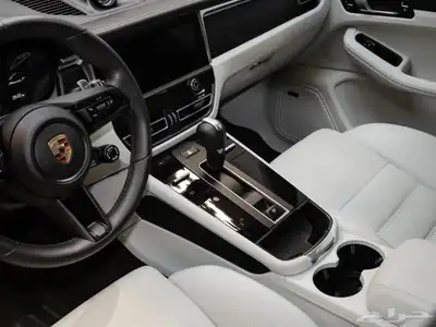2023 Porsche Macan T - Premium Plus Package 15