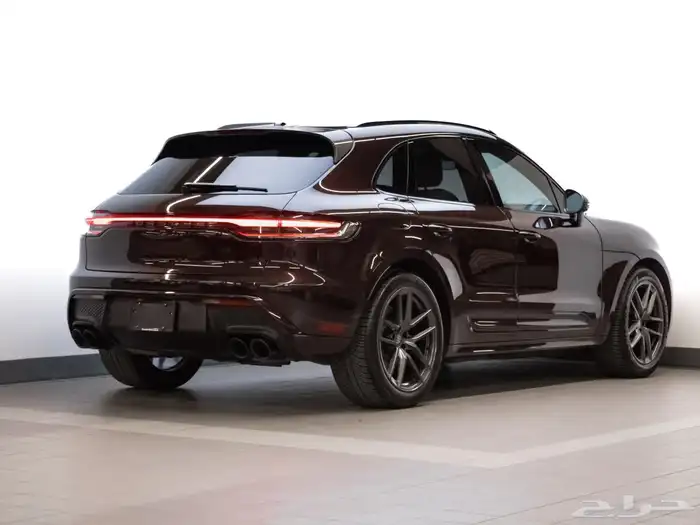 2023 Porsche Macan T - Premium Plus Package 3