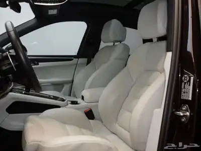 2023 Porsche Macan T - Premium Plus Package 14
