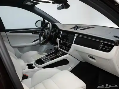 2023 Porsche Macan T - Premium Plus Package 16