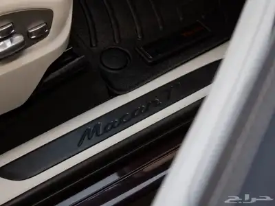 2023 Porsche Macan T - Premium Plus Package 28