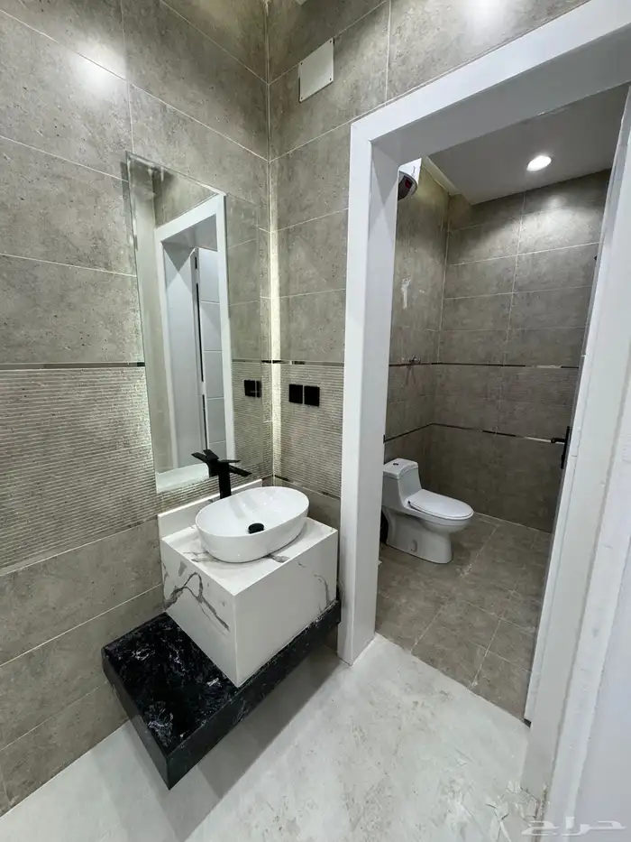 للبيع شقه تمليك أرضي 6غرف على شارعين بجوار كوبري مطار أبها 6