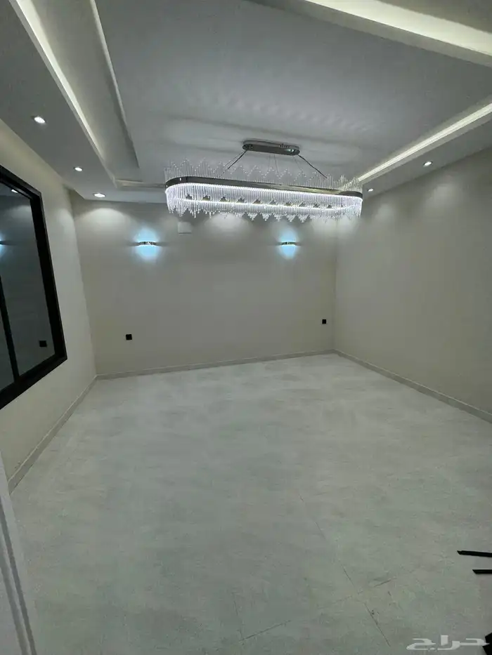 للبيع شقه تمليك أرضي 6غرف على شارعين بجوار كوبري مطار أبها 2