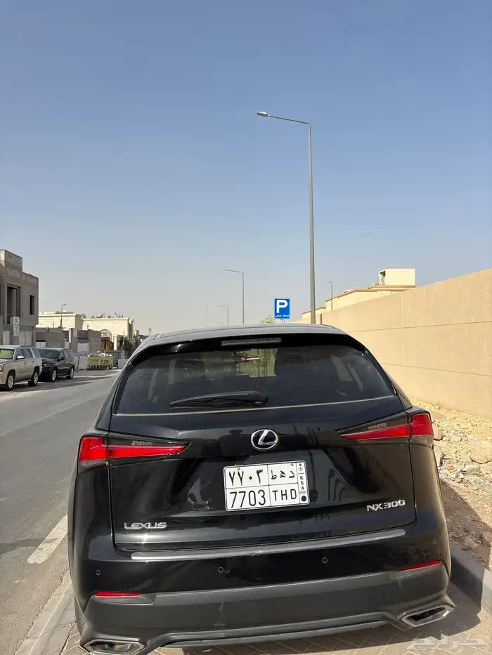 لكزس NX2021 300 2