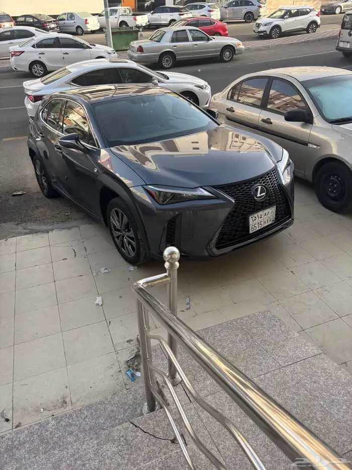 سيارة لكزس UX 200 للتنازل 2023 9