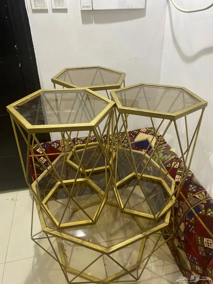 طاوله للبيع 1