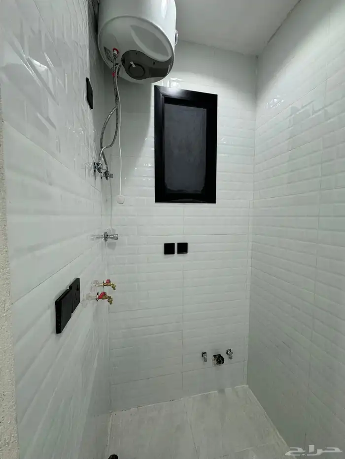 للبيع شقه تمليك أرضي 6غرف على شارعين بجوار كوبري مطار أبها 11