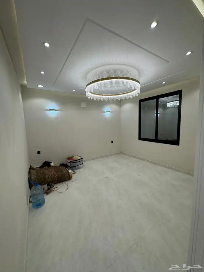 للبيع شقه تمليك أرضي 6غرف على شارعين بجوار كوبري مطار أبها 7