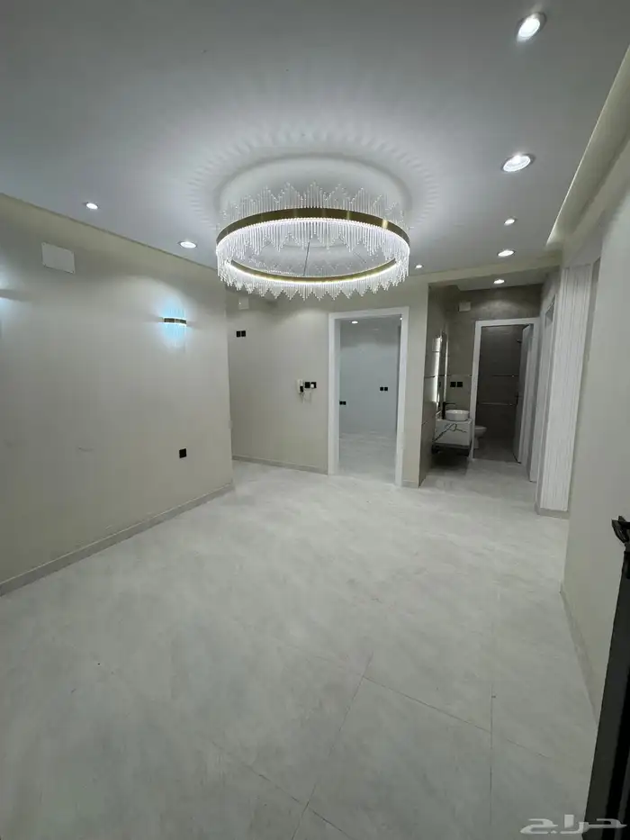 للبيع شقه تمليك أرضي 6غرف على شارعين بجوار كوبري مطار أبها 8