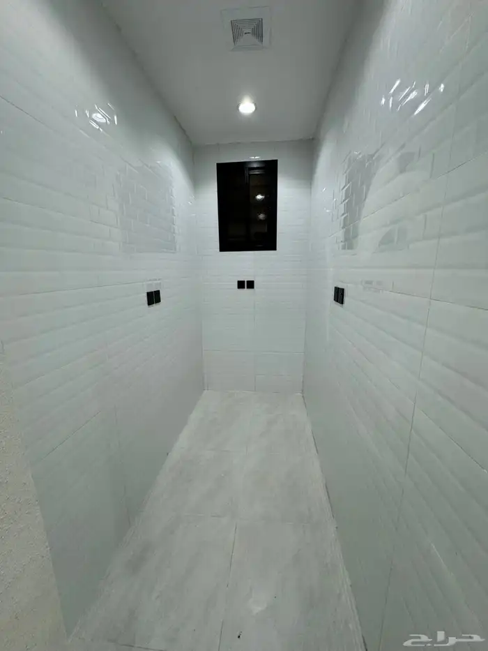 للبيع شقه تمليك أرضي 6غرف على شارعين بجوار كوبري مطار أبها 10