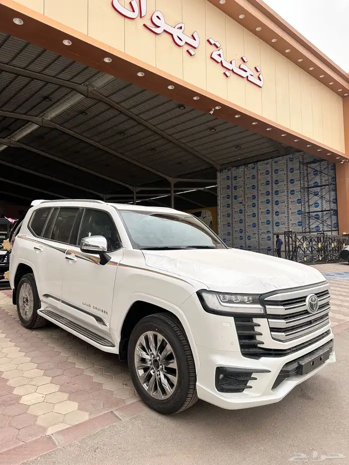 تويوتا لاند كروزرVXR وارد سعود بهوان بريمي2025اخر دفعه ابيض 1