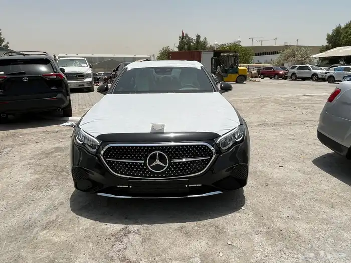 مرسيديس E200 موديل 2025 متوفره الوان بدبي 2