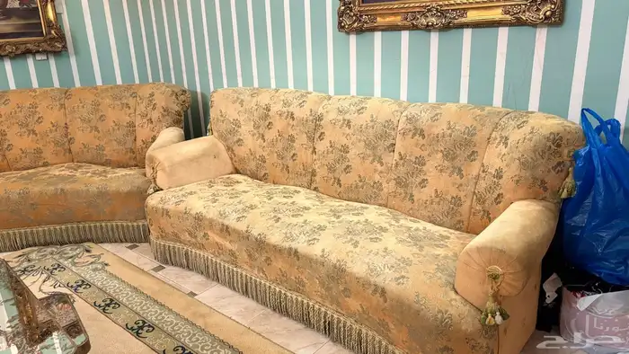 طقمين كنب للبيع بحالة ممتازه 0