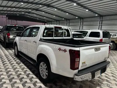 ايسوزو ديماكس 2020 فل كامل LS نظيف 5
