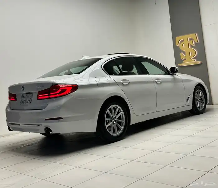 بي ام دبليو 2020 .. 520i 3