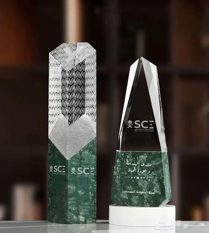 دروع وهديا تذكارية لكبار الشخصيات 4