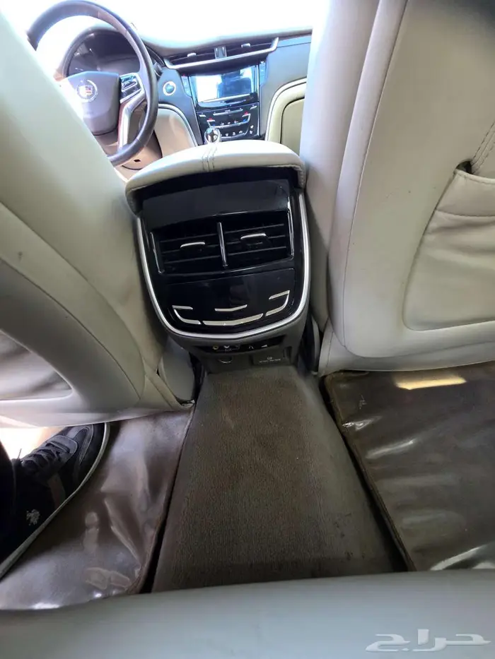 كاديلاك XTS4 10