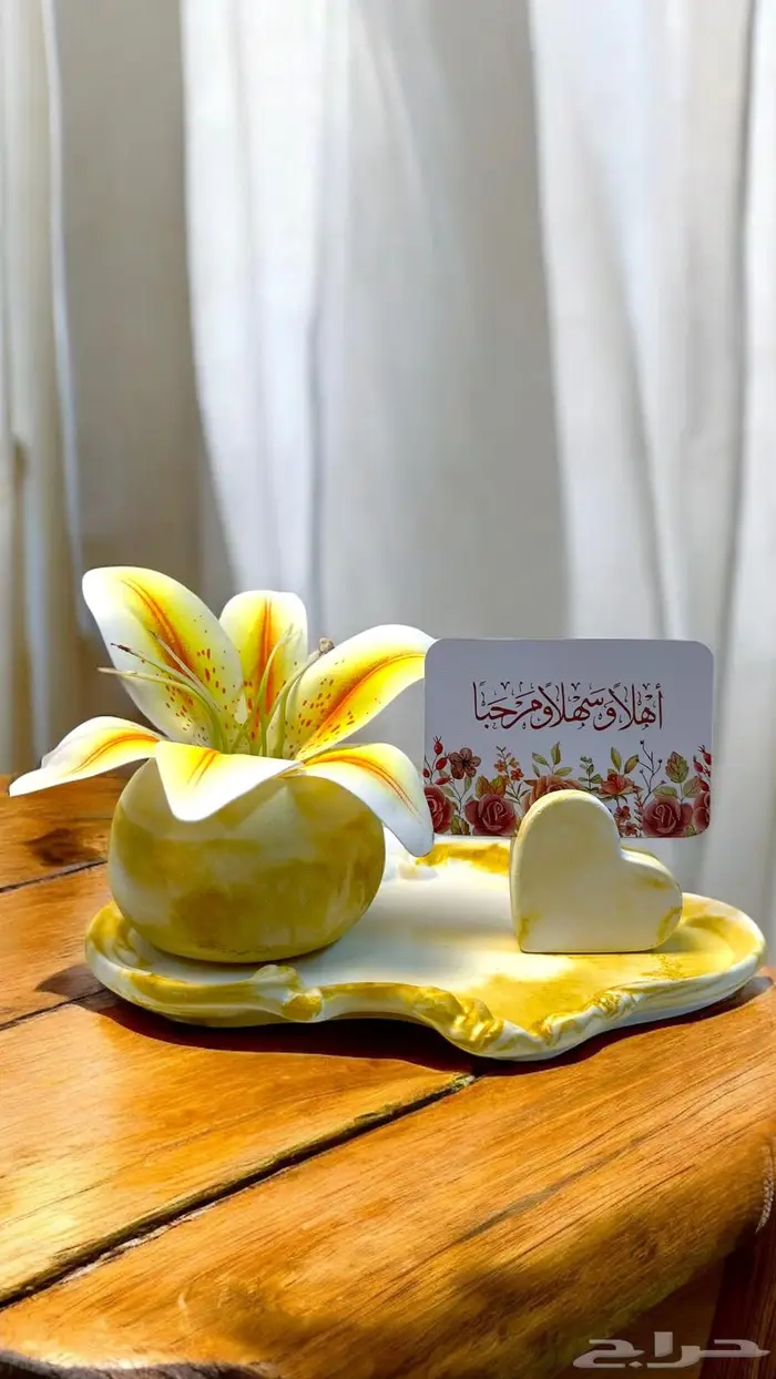 تشكيله متنوعه من الكونكريت والتحف 2