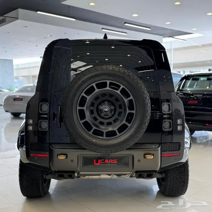 لاندروفر Defender OCTA 2025 5